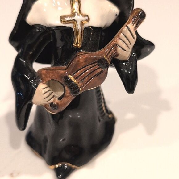 Vintage Blue Sky Singing Sister Nun Guitar Ornament Figurine "Song in My Heart" - Picture 10 of 11